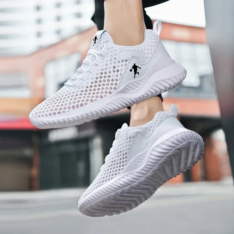 Men‘s Summer Sneakers Breathable Casual Sports Shoes Yzy Mens Shoes Comfortable Light Mesh Sneakers Tenis Masculinos Originais